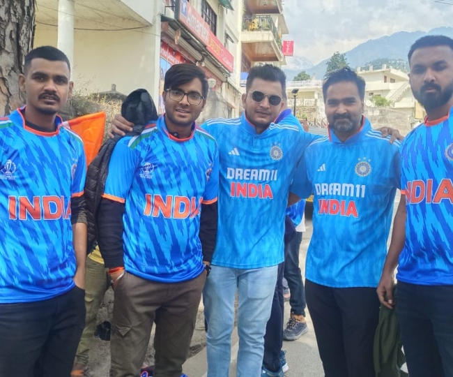 दिल्ली गुजरातके क्रिकेट प्रेमी